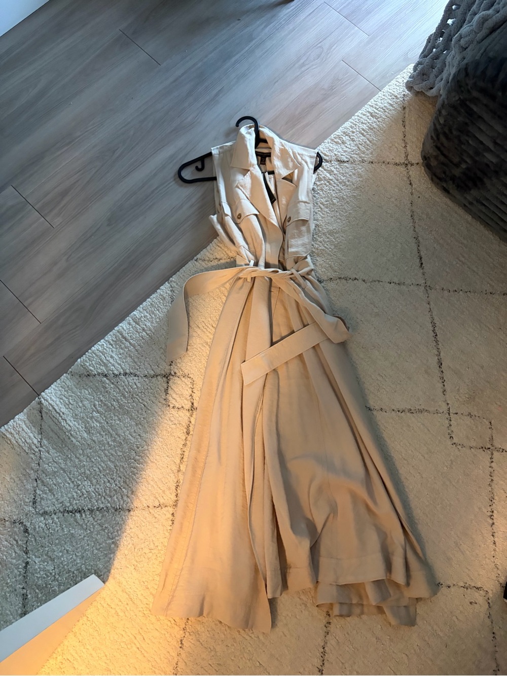 New with tags Banana Republic Cream Sleeveless Maxi Trench Dress with Waist Tie